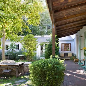 https://la-grenadine-petit.hotels-capetown.com